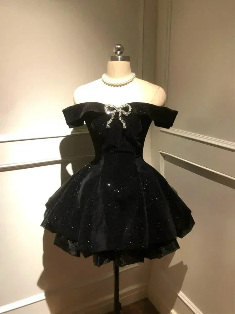 Robe noire vintage élégante pour femme - Robe mini rétro gothique à épaules dénudées pour femme - Tenues chic de fête d'anniversaire féeriques