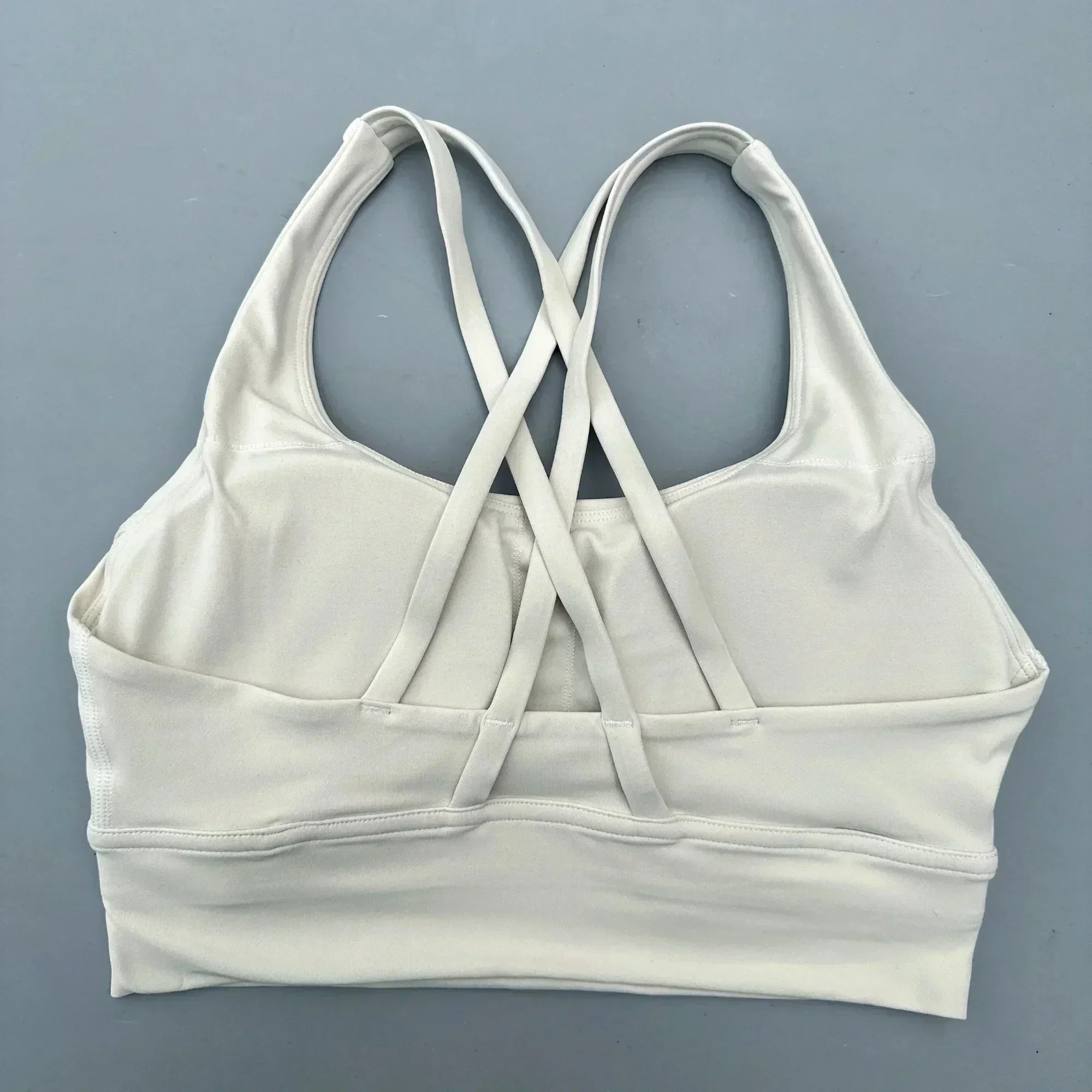 Soutien-gorge de sport uni pour femme, doux, haute résistance, haut moulant d'entraînement complet, gym, yoga, avec coussinets de poitrine
