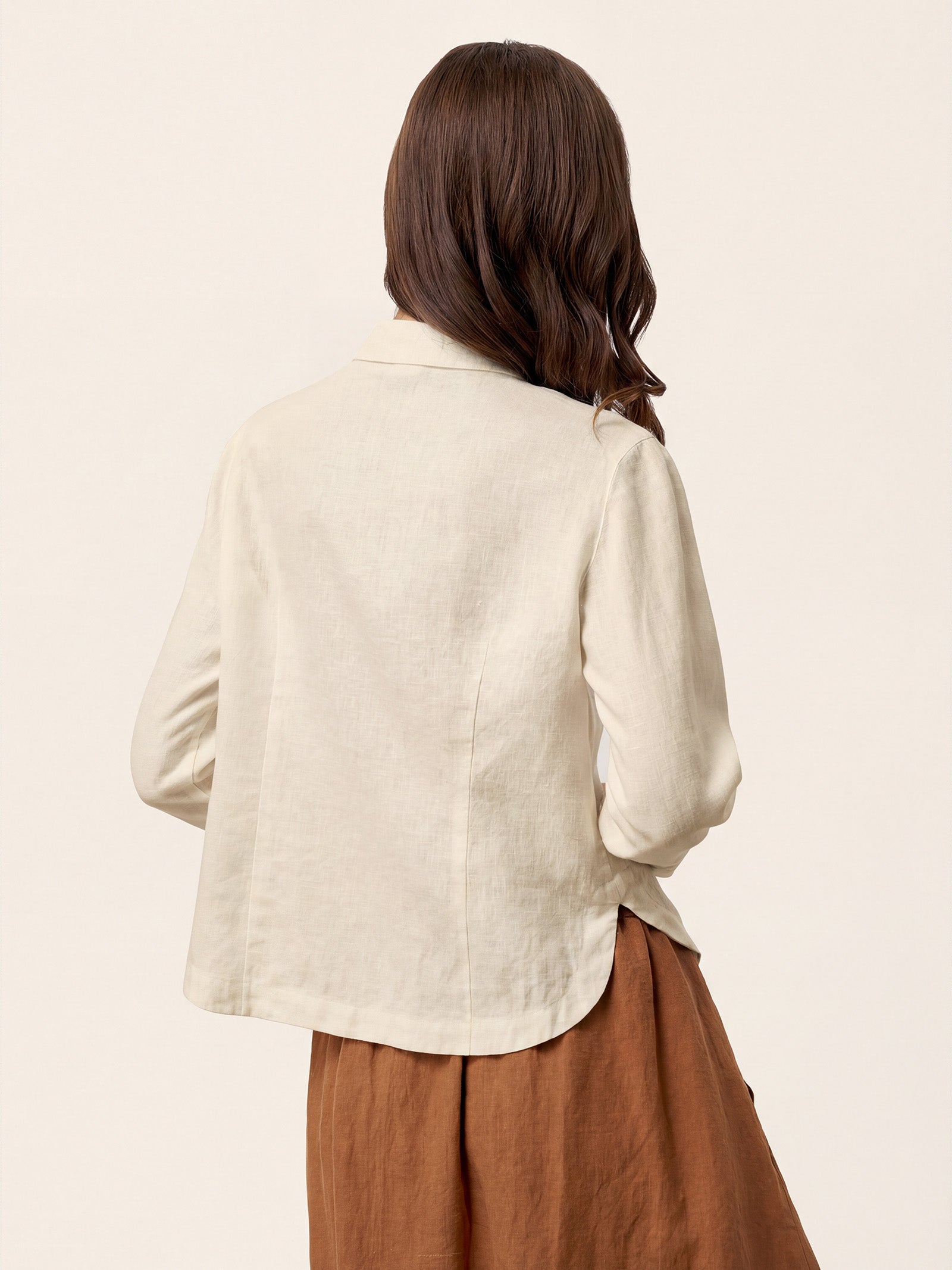 Chemise sur mesure en lin à petit col et ourlet incurvé AVELINE