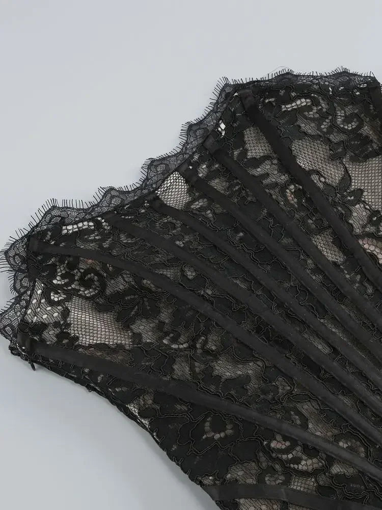 TARUXY Robe Corset Sexy en Dentelle Transparente et Patchwork, Robe Moulante Élégante de Soirée, Mini Robe Irrégulière pour Femme, Robe Bustier Nouvelle Collection