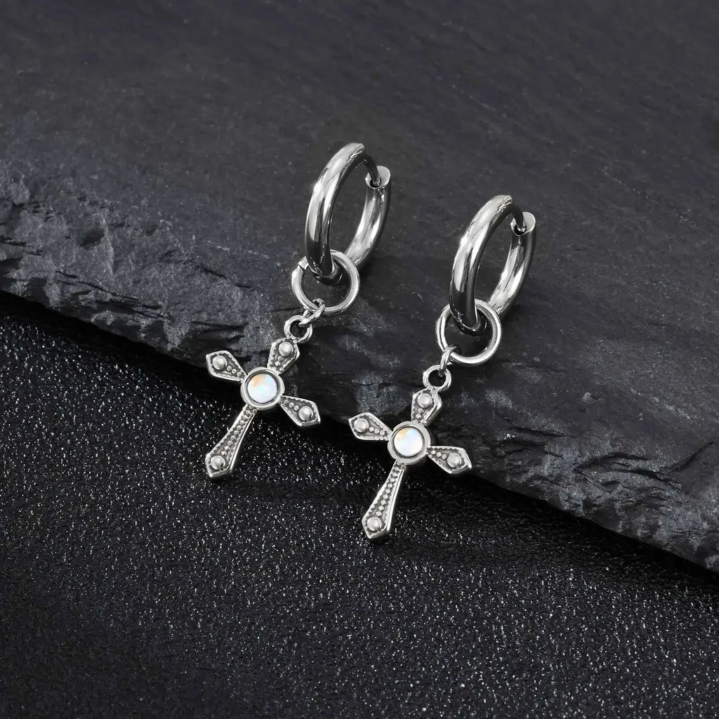 Boucles d'oreilles Huggies Punk pour homme, boucles d'oreilles pendantes vintage en acier inoxydable avec longue chaîne, cadeau élégant boucles d'oreilles croix