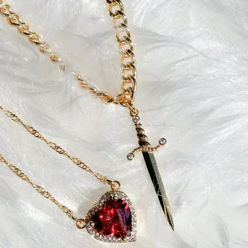Parure de 2 colliers cœur et épée - Colliers de couple en ACIER INOXYDABLE plaqué or 18 carats avec cristaux pour femme, homme, petit ami, petite amie