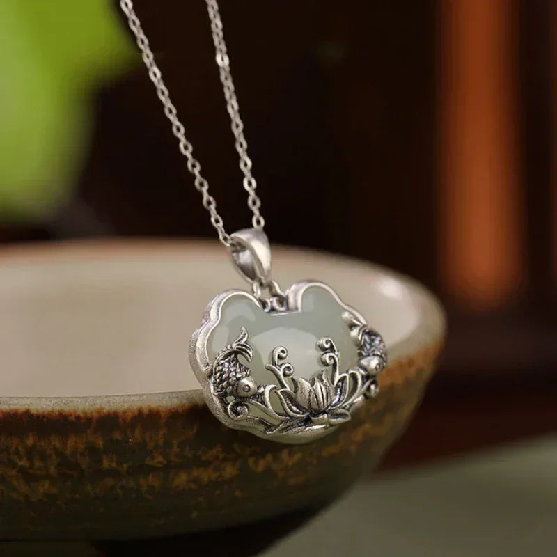 Collier en argent 925 avec pendentif Ruyi de style chinois rétro en jade Hotan naturel en forme de poisson et fleur de lotus, chaîne de clavicule.