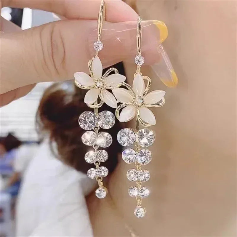 Boucles d'oreilles pendantes Fleur Zircon Brillant Vert pour Femme, en Cristal de Luxe avec Long Pompon, Ligne d'oreille, Bijoux de Mariage, Cadeau pour Filles