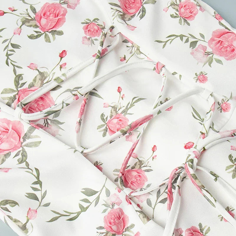 Mini-robe à manches bouffantes et col en V | Robe imprimée à volants et boutons en perles - Femstylo