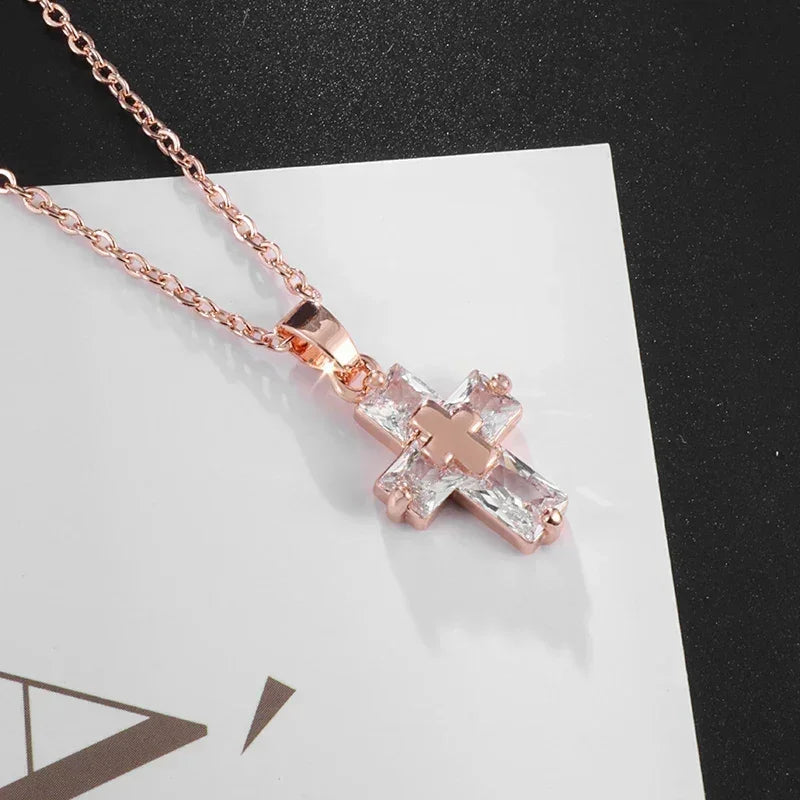 Collier pendentif croix en cristal délicat pour femmes et filles, élégant, pour fête, mariage, bijoux, amulette catholique, cadeau