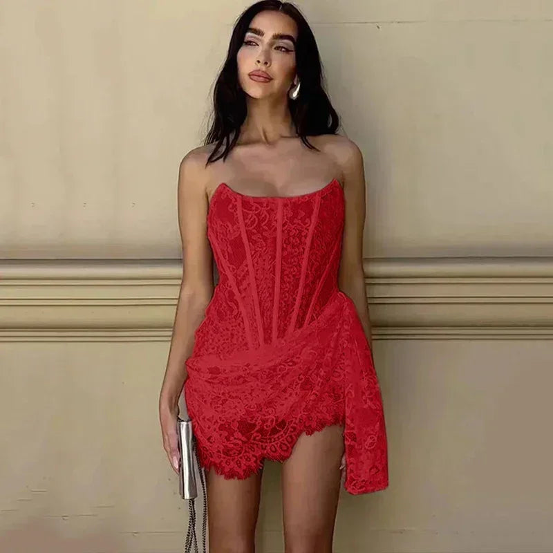 Robe courte élégante en dentelle sans bretelles sexy et transparente avec bandage asymétrique pour femme, idéale pour l'été et les soirées