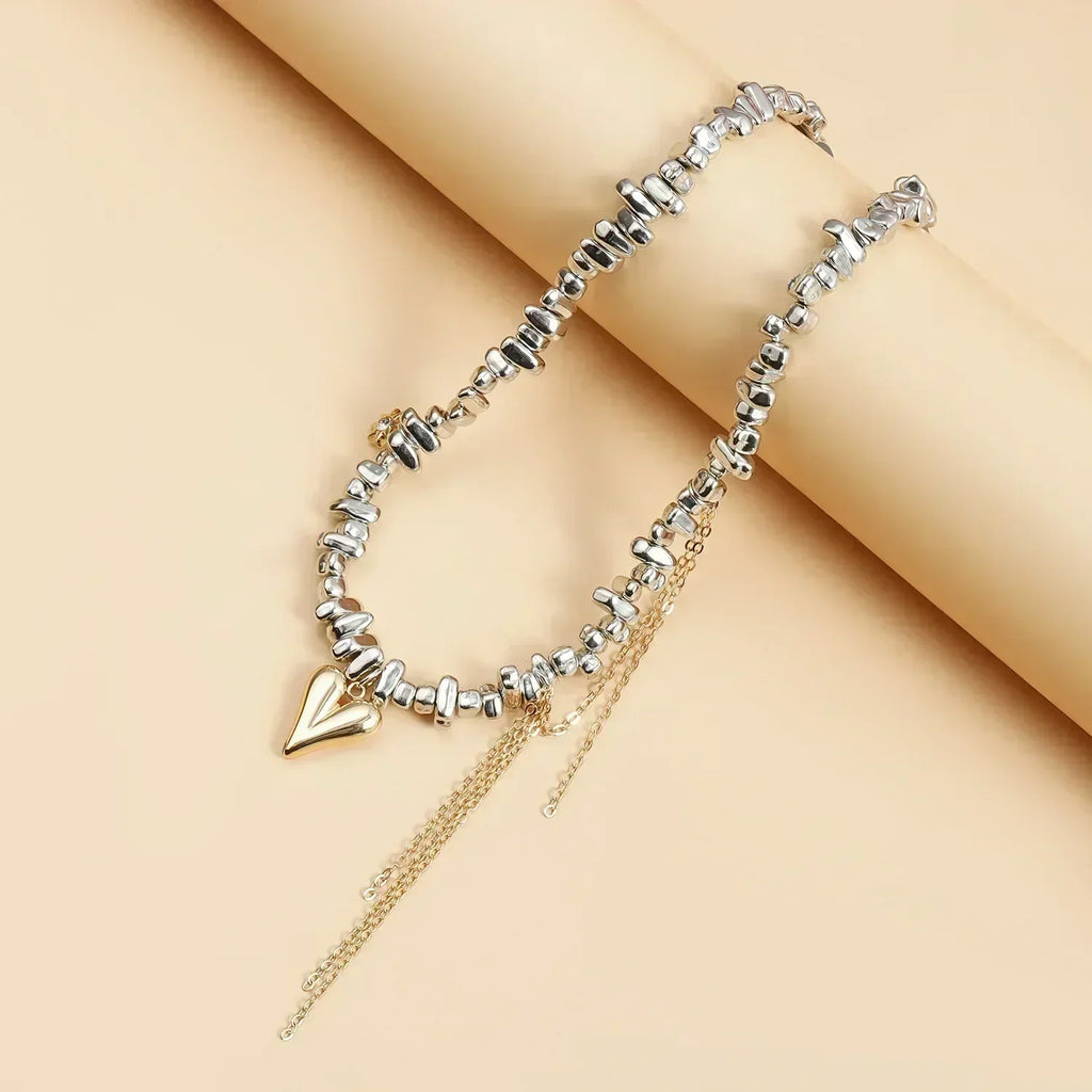 Collier Cœur Perlé Tendance pour Femmes Style Bohème Élégant Chaîne en Cristal Irrégulier Ras du Cou Y2K Exquis Cadeau de Fête Bijoux Accessoires