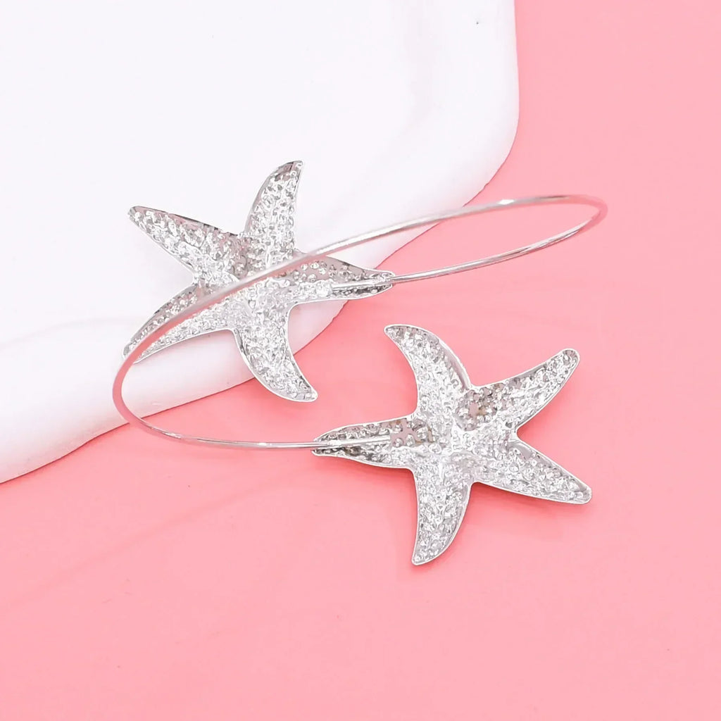 Nouveau bracelet de bras 2 étoiles de mer en alliage doré à la mode pour femmes, idéal pour l'été, la plage, les fêtes dansantes. Manchette, bracelets, accessoires de bijoux, cadeaux