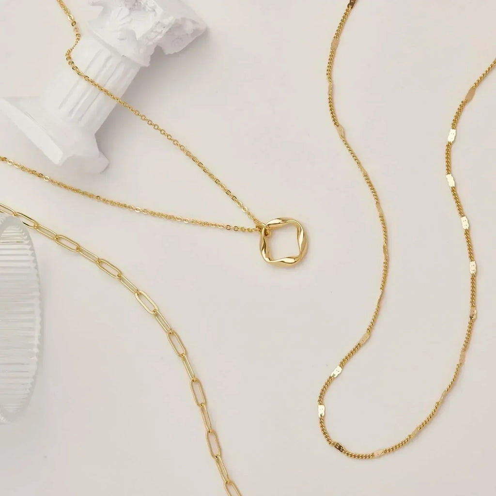Colliers superposés en or pour femmes Collier empilable en plaqué or 14 carats et argent avec chaîne trombone et pendentif ras-du-cou pour femme