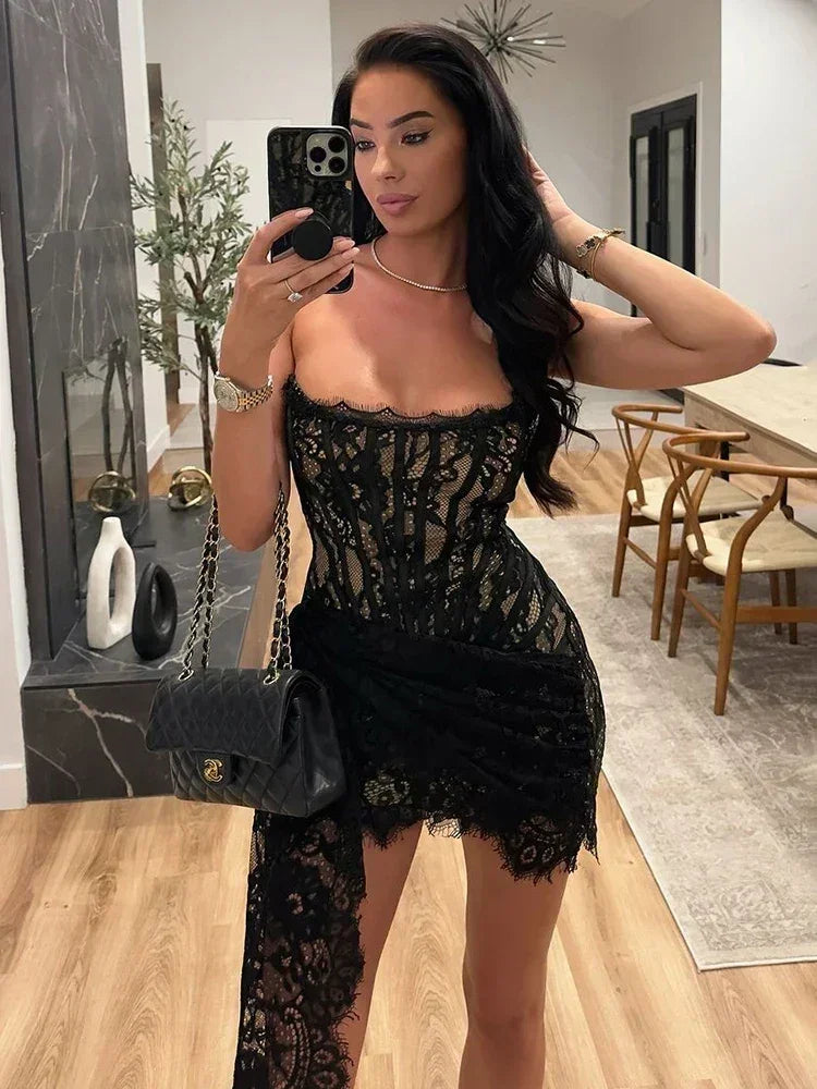 TARUXY Robe Corset Sexy en Dentelle Transparente et Patchwork, Robe Moulante Élégante de Soirée, Mini Robe Irrégulière pour Femme, Robe Bustier Nouvelle Collection