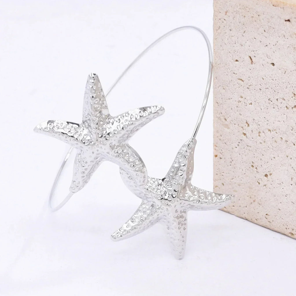 Nouveau bracelet de bras 2 étoiles de mer en alliage doré à la mode pour femmes, idéal pour l'été, la plage, les fêtes dansantes. Manchette, bracelets, accessoires de bijoux, cadeaux