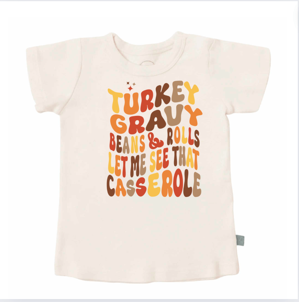 tee-shirt à motif | gratin de dinde à la sauce