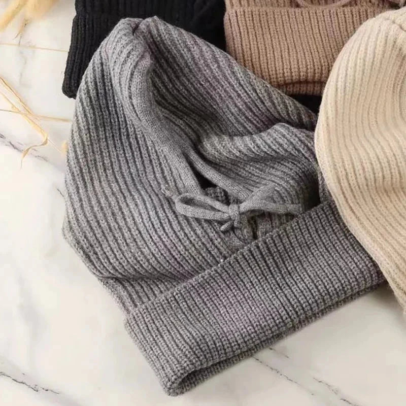Cagoule tricotée à capuche d'hiver