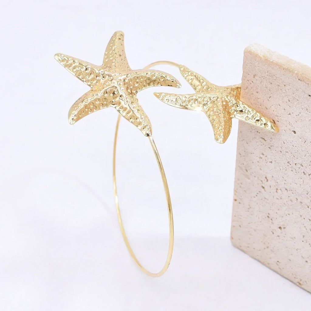Nouveau bracelet de bras 2 étoiles de mer en alliage doré à la mode pour femmes, idéal pour l'été, la plage, les fêtes dansantes. Manchette, bracelets, accessoires de bijoux, cadeaux