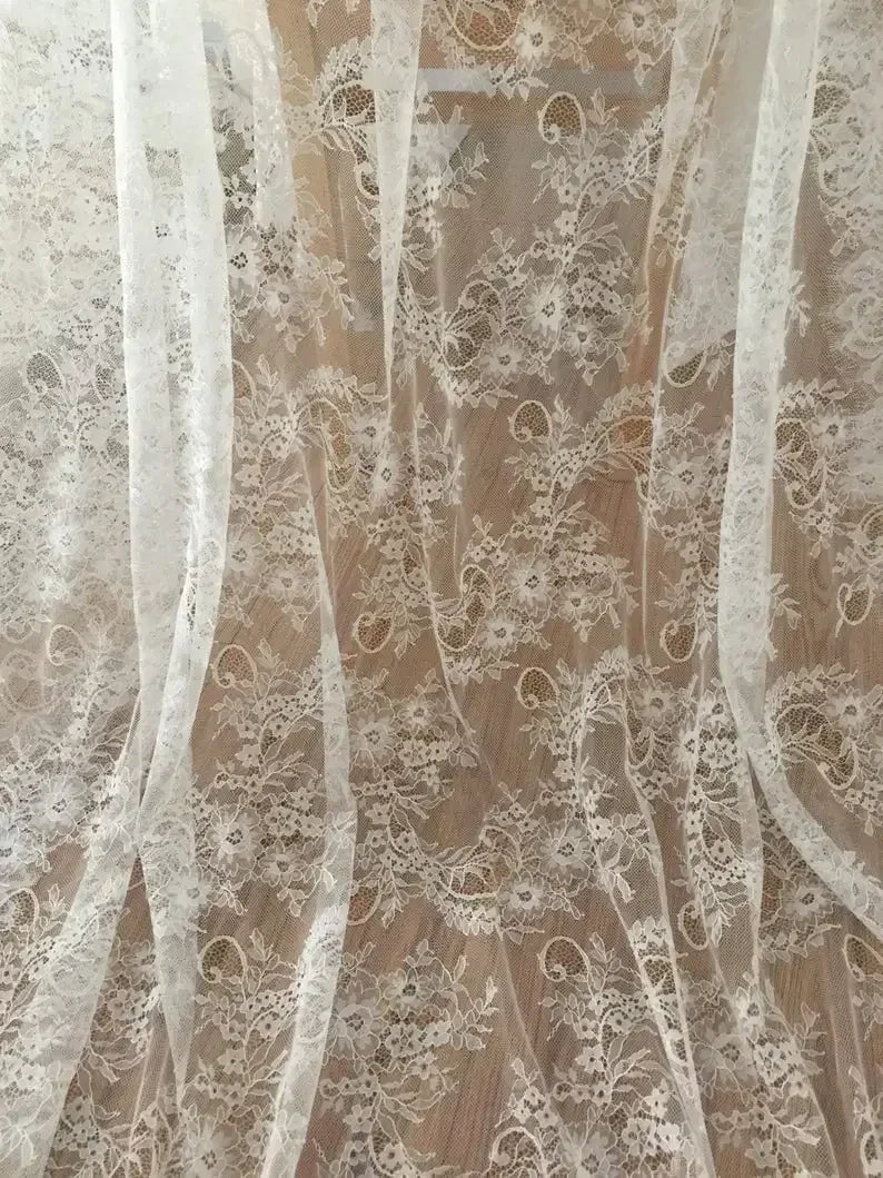 3 mètres/lot de Tissu en Dentelle de Chantilly Française Blanc cassé, Cils Broderie Dentelle Artisanat Voile de Mariée Accessoire de Dentelle Largeur 150cm