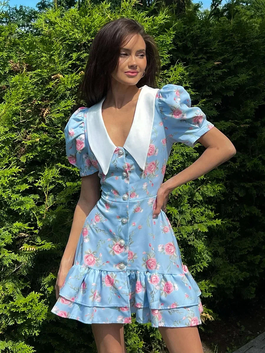 Mini-robe à manches bouffantes et col en V | Robe imprimée à volants et boutons en perles - Femstylo