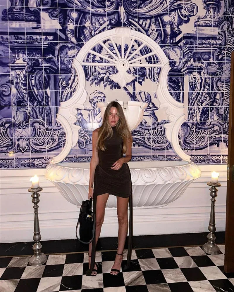 Mini-robe sans manches à col roulé | Robe de soirée asymétrique froncée - Femstylo