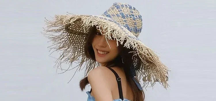 Chapeau de Paille Femme à Large Bord avec Mentonnière Chapeau de Soleil d'Été Anti-UV Chapeau de Plage avec Cordon Coupe-Vent Chapeau de Voyage UPF Derby