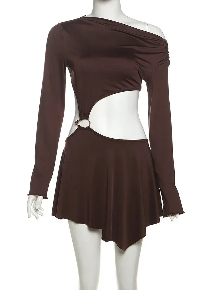 Whatiwear Robe Creuse Sans Taille Femme Col Oblique Épaules Dénudées Manches Longues Anneaux Patchwork Froncée Élégante Mode Mini Moulante