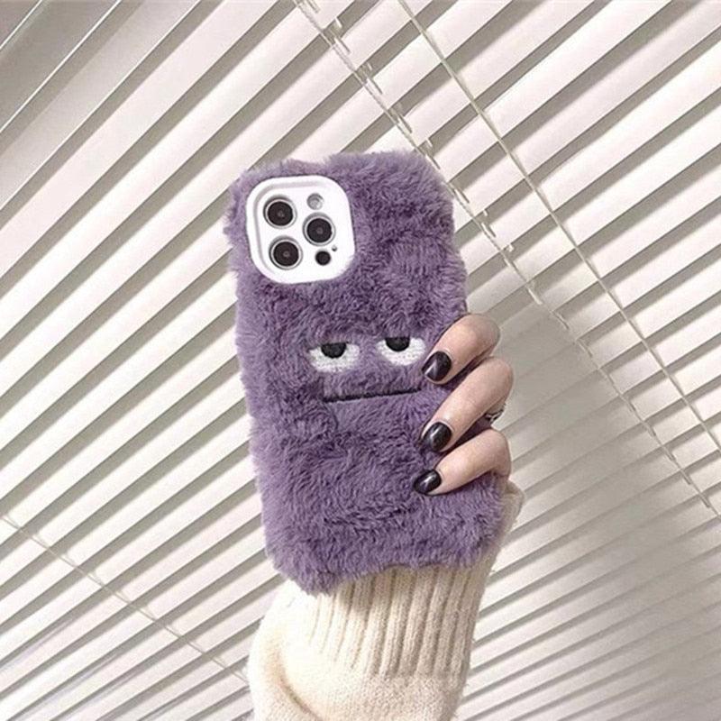 Étui de téléphone mignon et amusant en fourrure moelleuse pour iPhone 14 13 12 11 Pro Max Mini X Xs Xr 7 8 Plus Se 2020 Housse fille en peluche douce élégante et mignonne coque de téléphone douce et chaude pour l'hiver