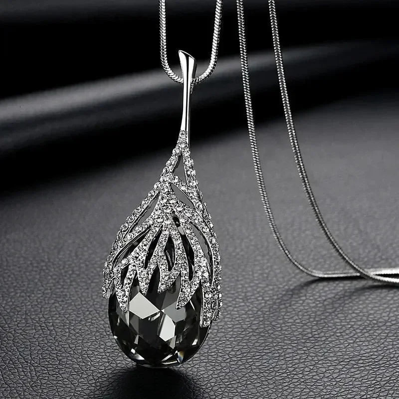 Nouveauté Colliers Longs pour Femmes 2024 Mode Ras du Cou en Cristal Gris Collier Femme Colliers et Pendentifs Tendance Accessoires