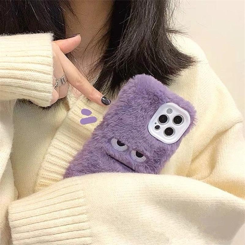Étui de téléphone mignon et amusant en fourrure moelleuse pour iPhone 14 13 12 11 Pro Max Mini X Xs Xr 7 8 Plus Se 2020 Housse fille en peluche douce élégante et mignonne coque de téléphone douce et chaude pour l'hiver