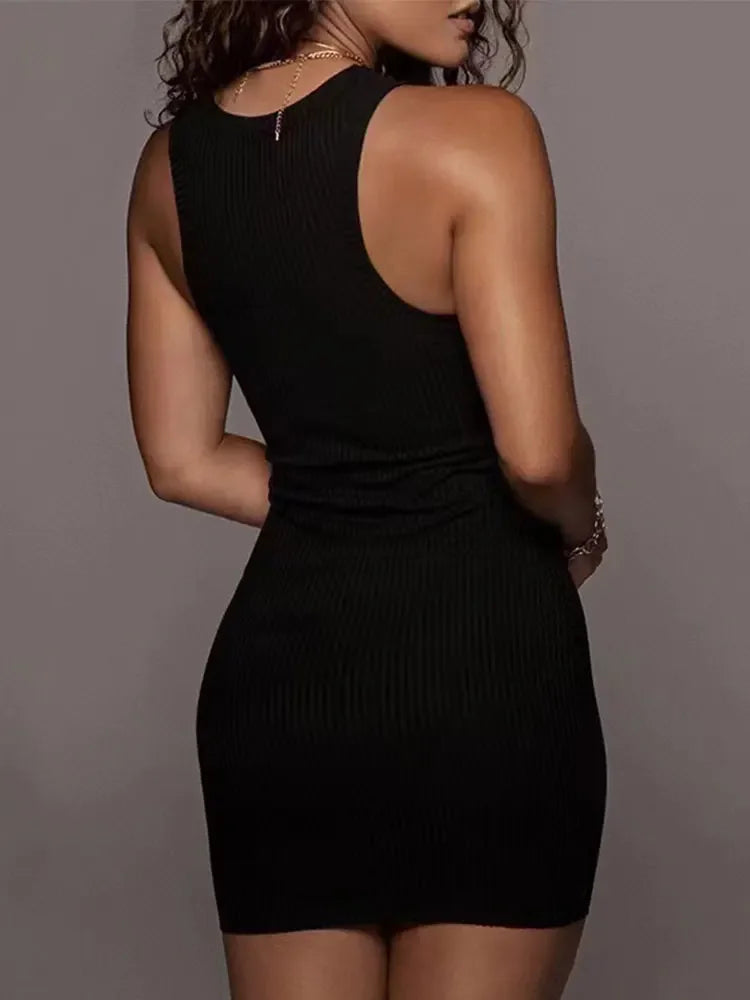 Mini-robe moulante côtelée noire | Robe de soirée sexy sans manches - Femstylo