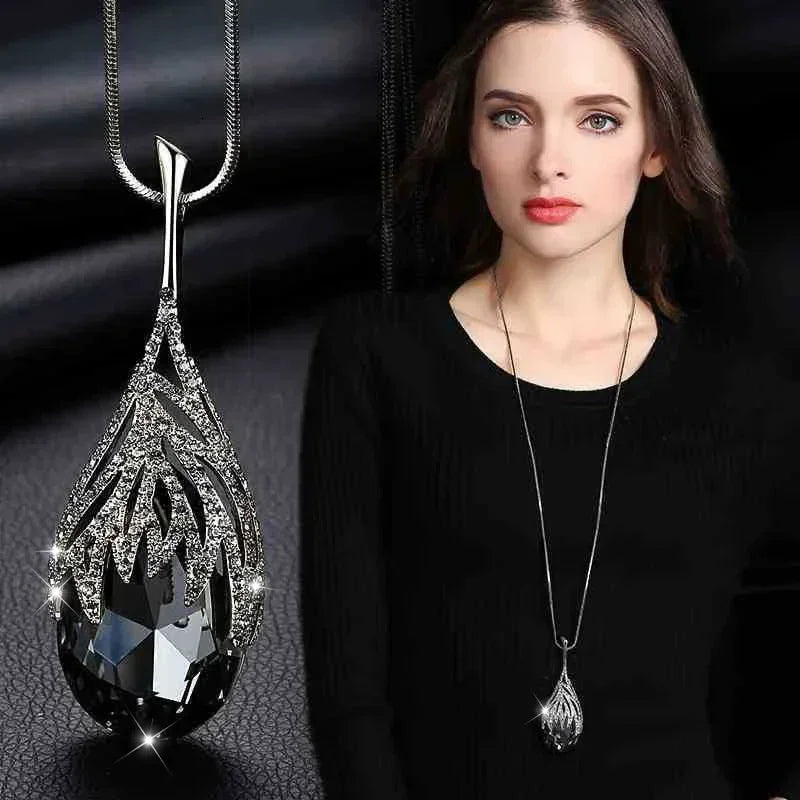 Nouveauté Colliers Longs pour Femmes 2024 Mode Ras du Cou en Cristal Gris Collier Femme Colliers et Pendentifs Tendance Accessoires
