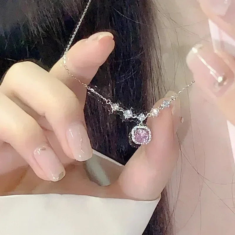 Collier avec pendentif carré de zircon rose luxueux pour femme, accessoire quotidien tendance et personnalisé, bijoux de fête, cadeaux d'anniversaire