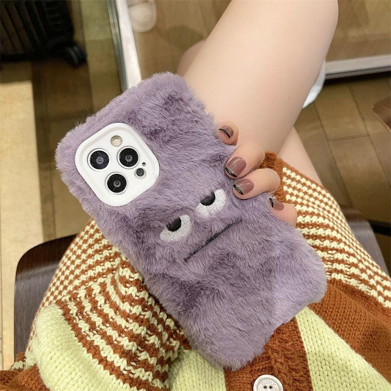 Étui de téléphone mignon et amusant en fourrure moelleuse pour iPhone 14 13 12 11 Pro Max Mini X Xs Xr 7 8 Plus Se 2020 Housse fille en peluche douce élégante et mignonne coque de téléphone douce et chaude pour l'hiver
