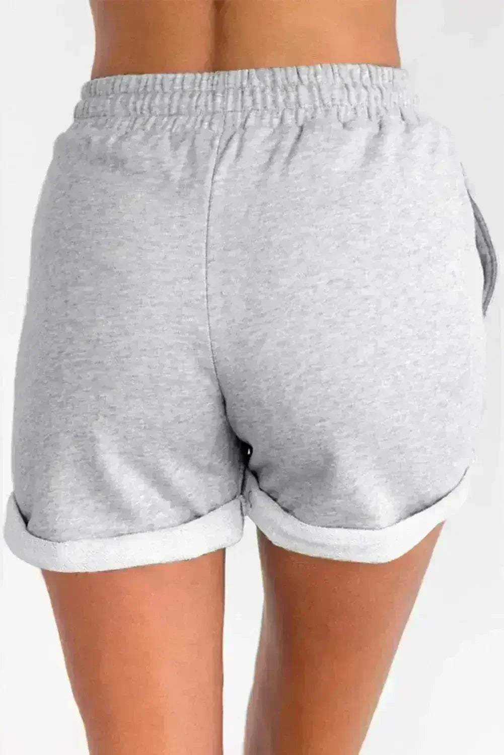 Short décontracté d'été pour femme, gris, avec cordon de serrage à la taille, poches latérales et revers.