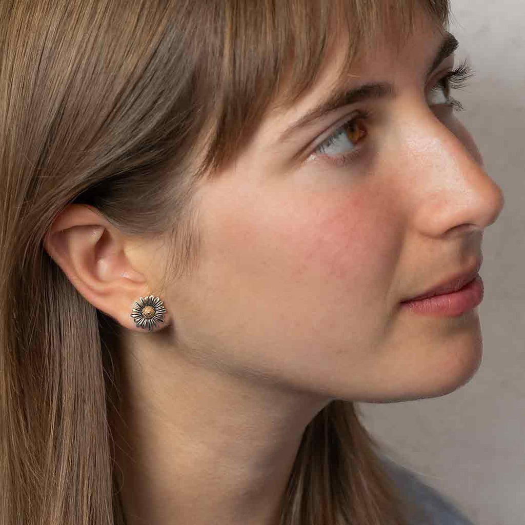 Boucles d'oreilles clous marguerite en métaux mélangés 13x13mm