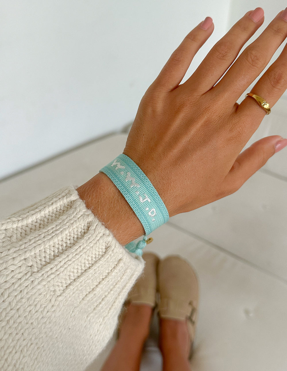 Bracelet brodé WWJD sarcelle