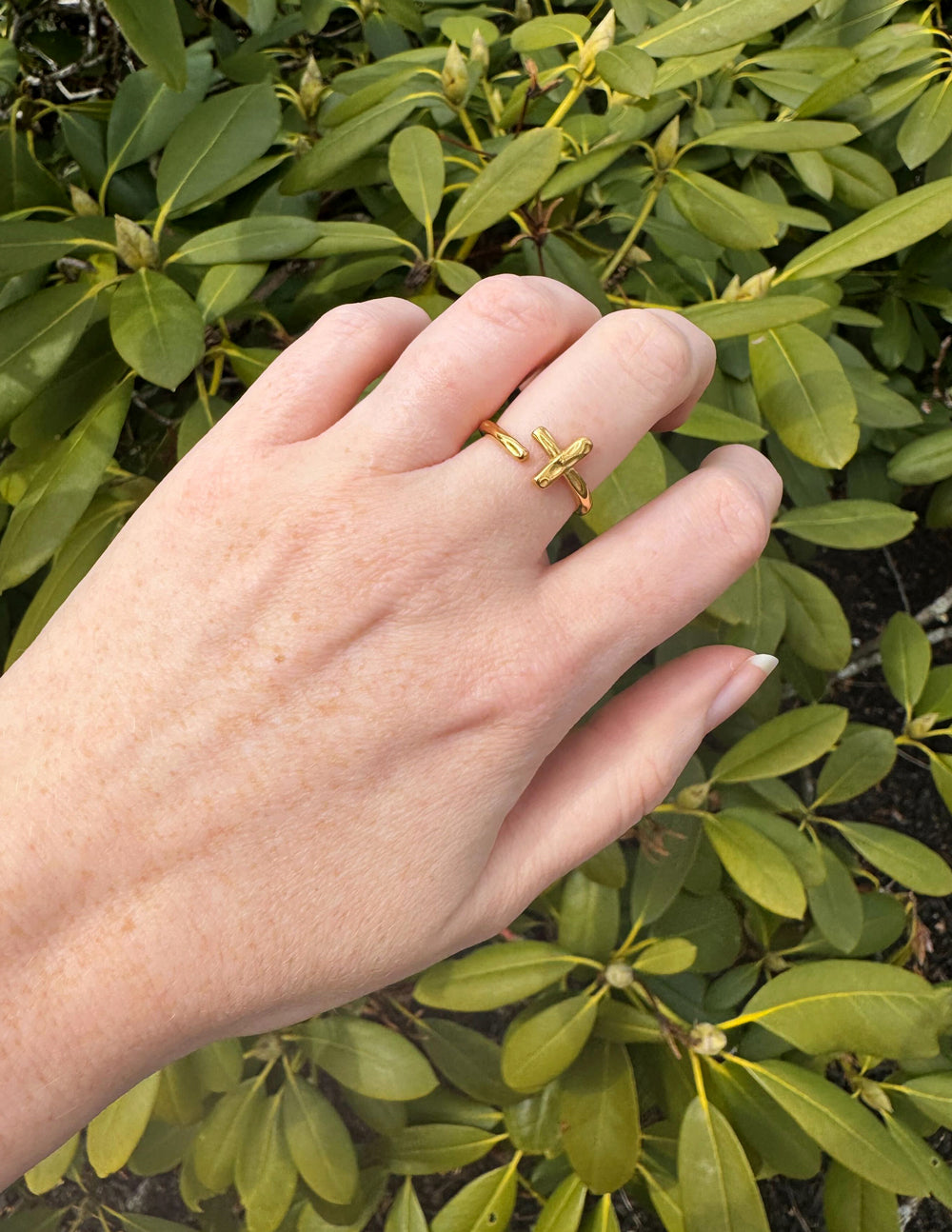 Bague croisée texturée enveloppante
