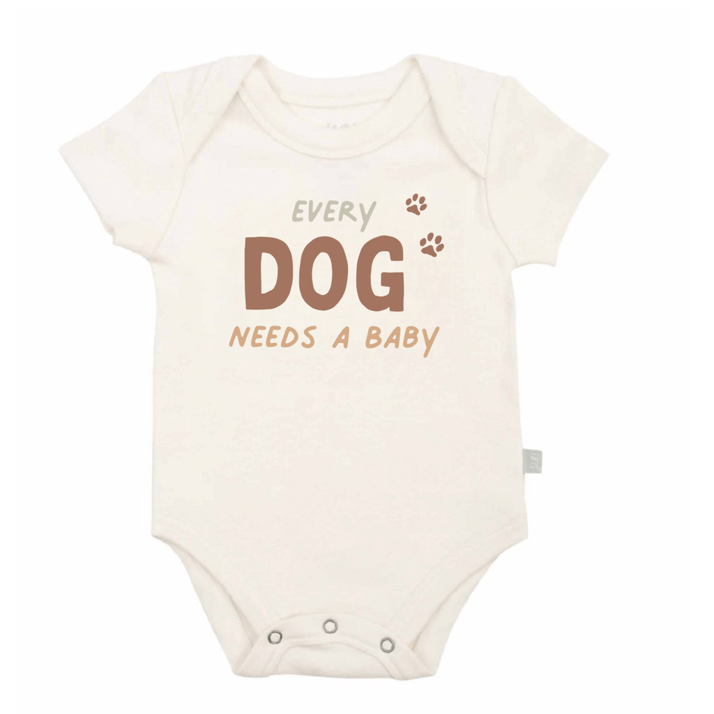 body graphique | Chaque chien a besoin d'un bébé
