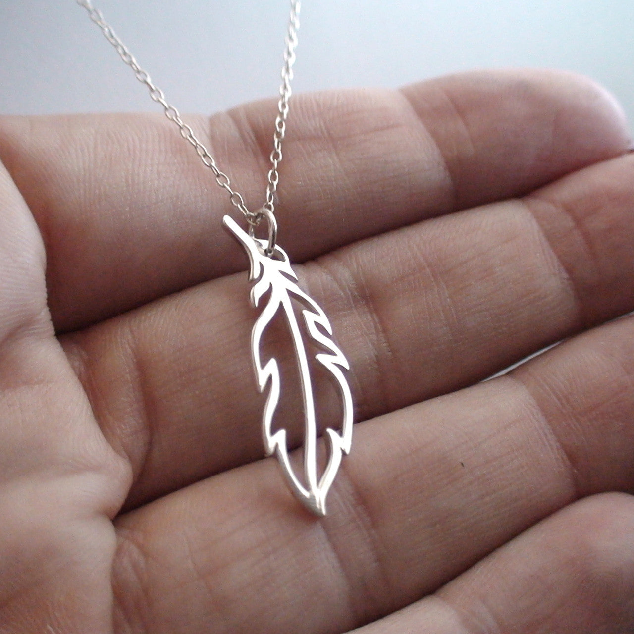 Collier Plume Ouverte – Breloque en Argent Sterling de 2,5 cm sur une Chaîne de 40 cm