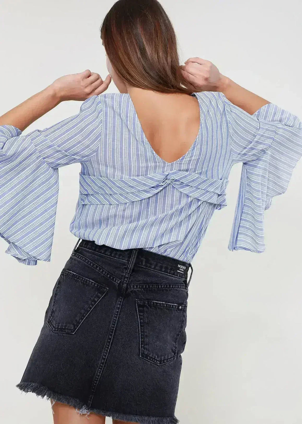 Haut à manches cloche 3/4 et dos noué pour femme