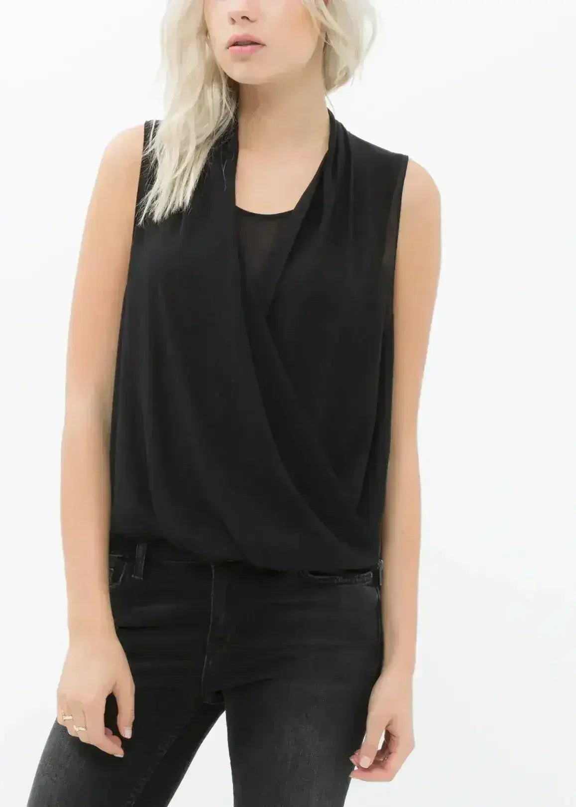 Chemisier sans manches Cache-cœur noir pour femme | Femstylo