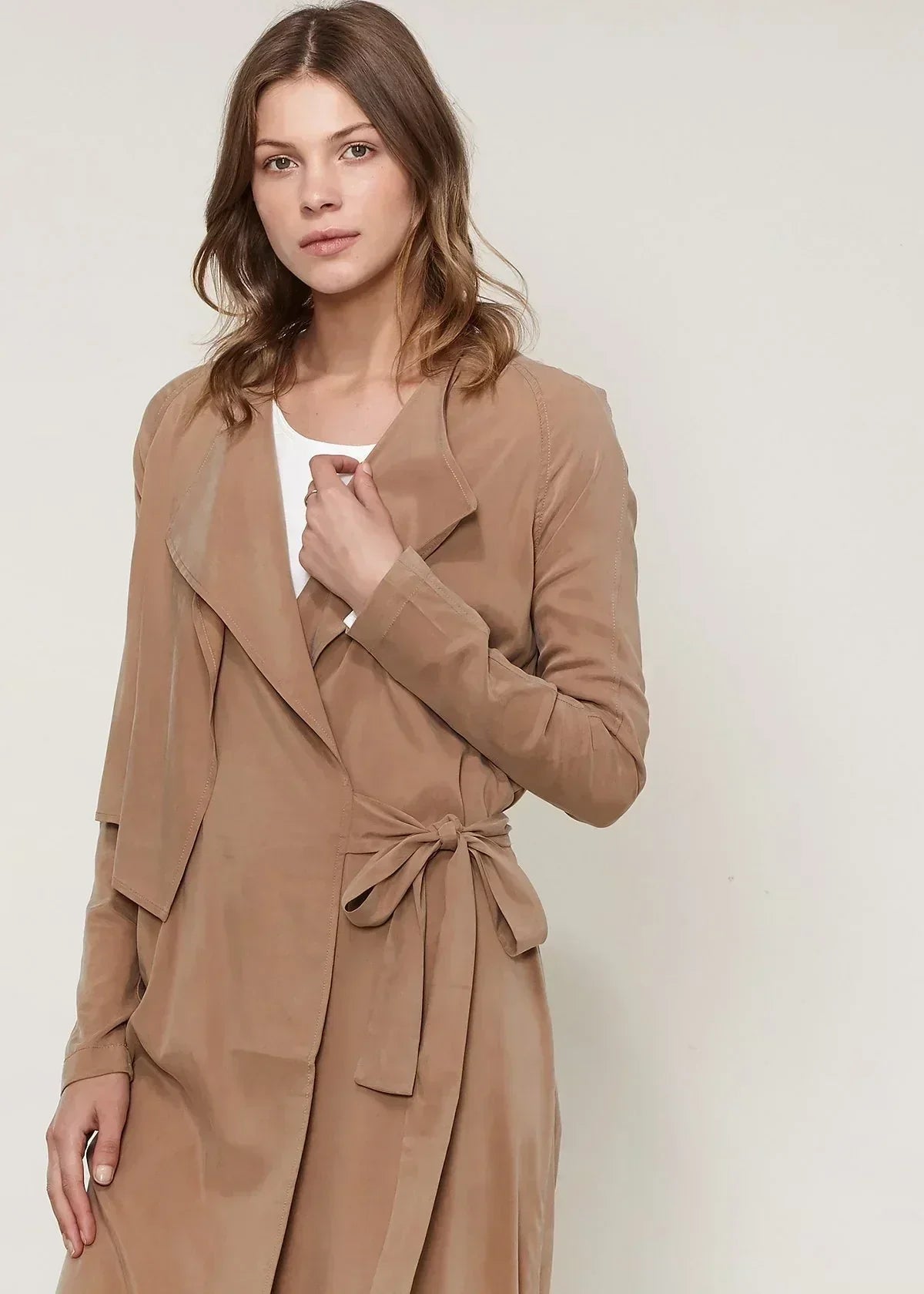 Trench croisé femme couleur sable