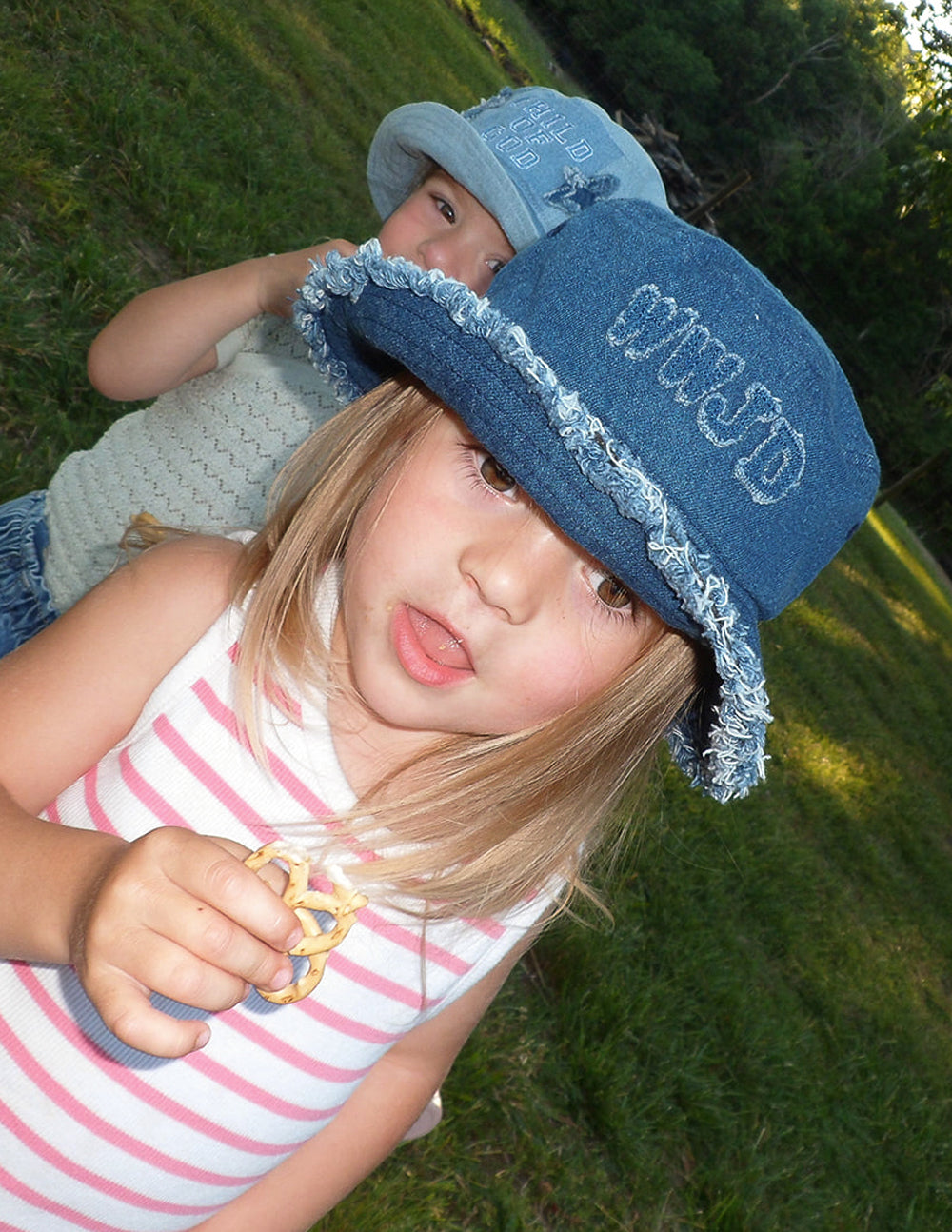 Chapeau bob en jean WWJD pour enfant