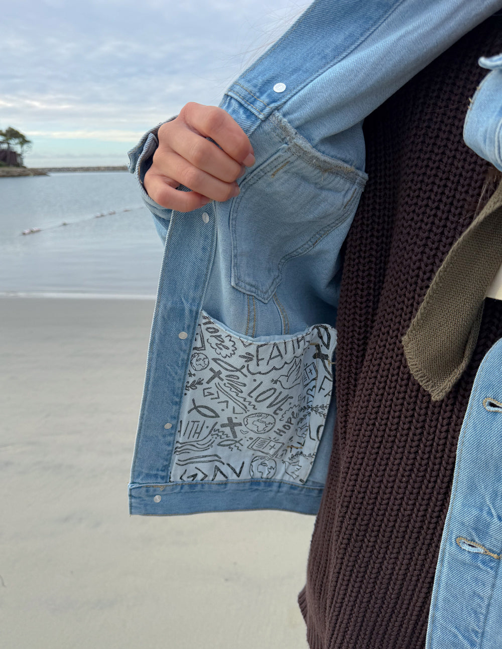 Veste en jean "Quel ami nous avons en Jésus"