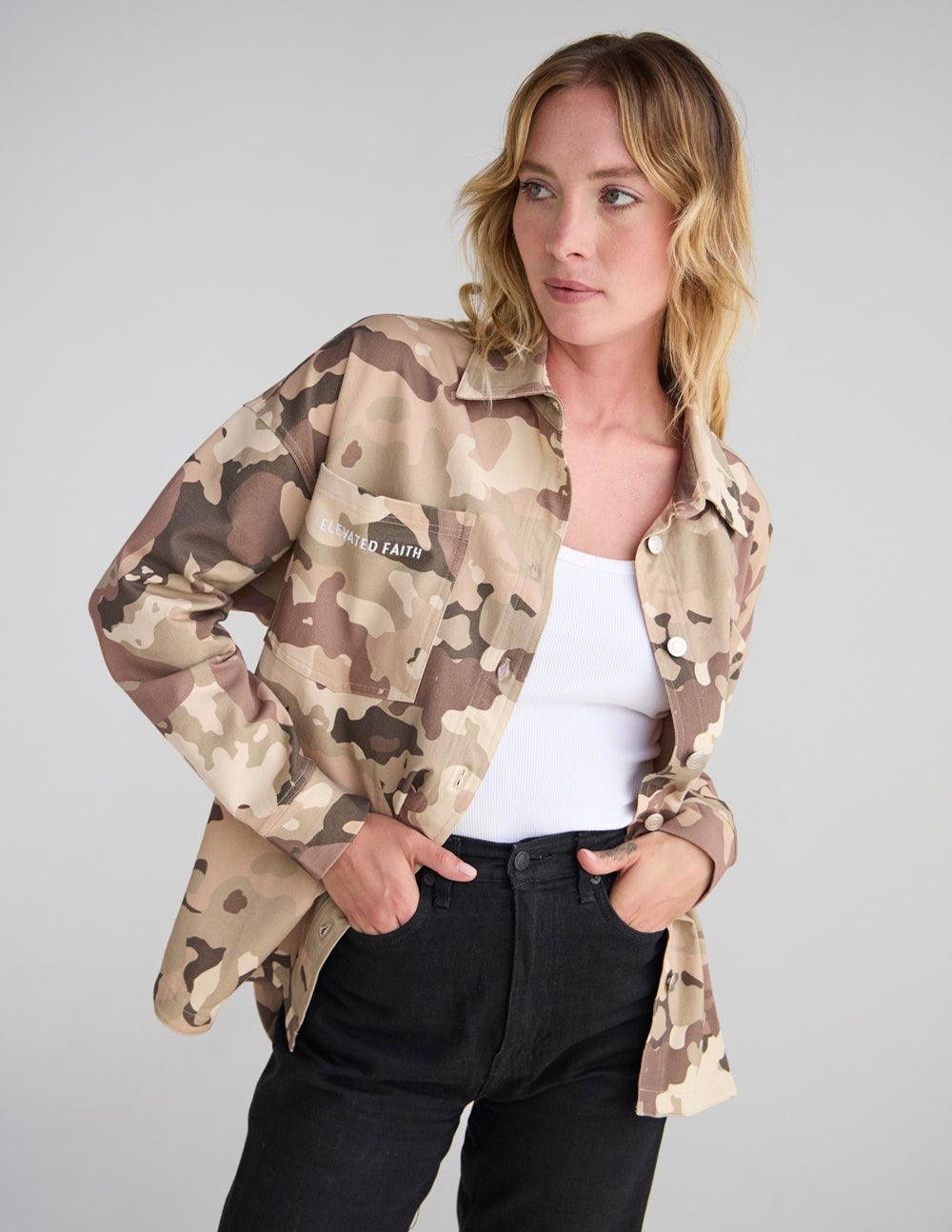 Veste chemise camouflage « Quel ami en Jésus »