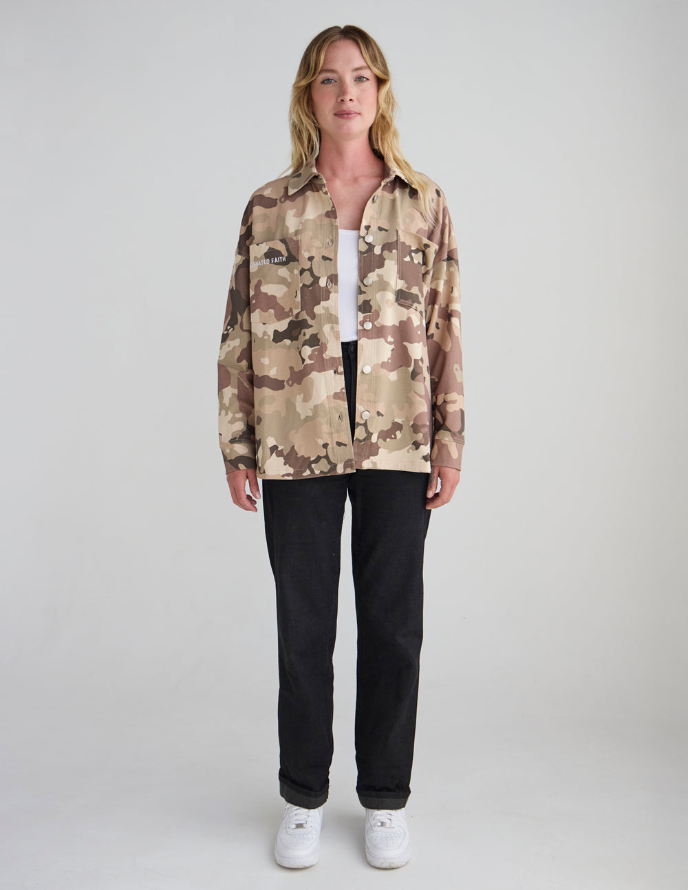 Veste chemise camouflage « Quel ami en Jésus »