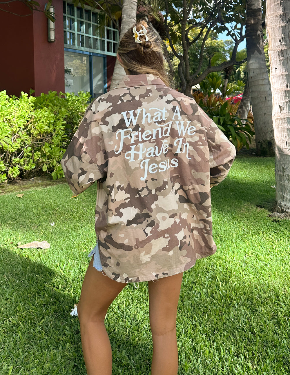 Veste chemise camouflage « Quel ami en Jésus »