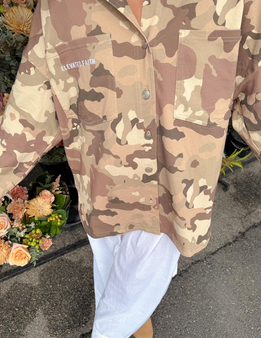 Veste chemise camouflage « Quel ami en Jésus »