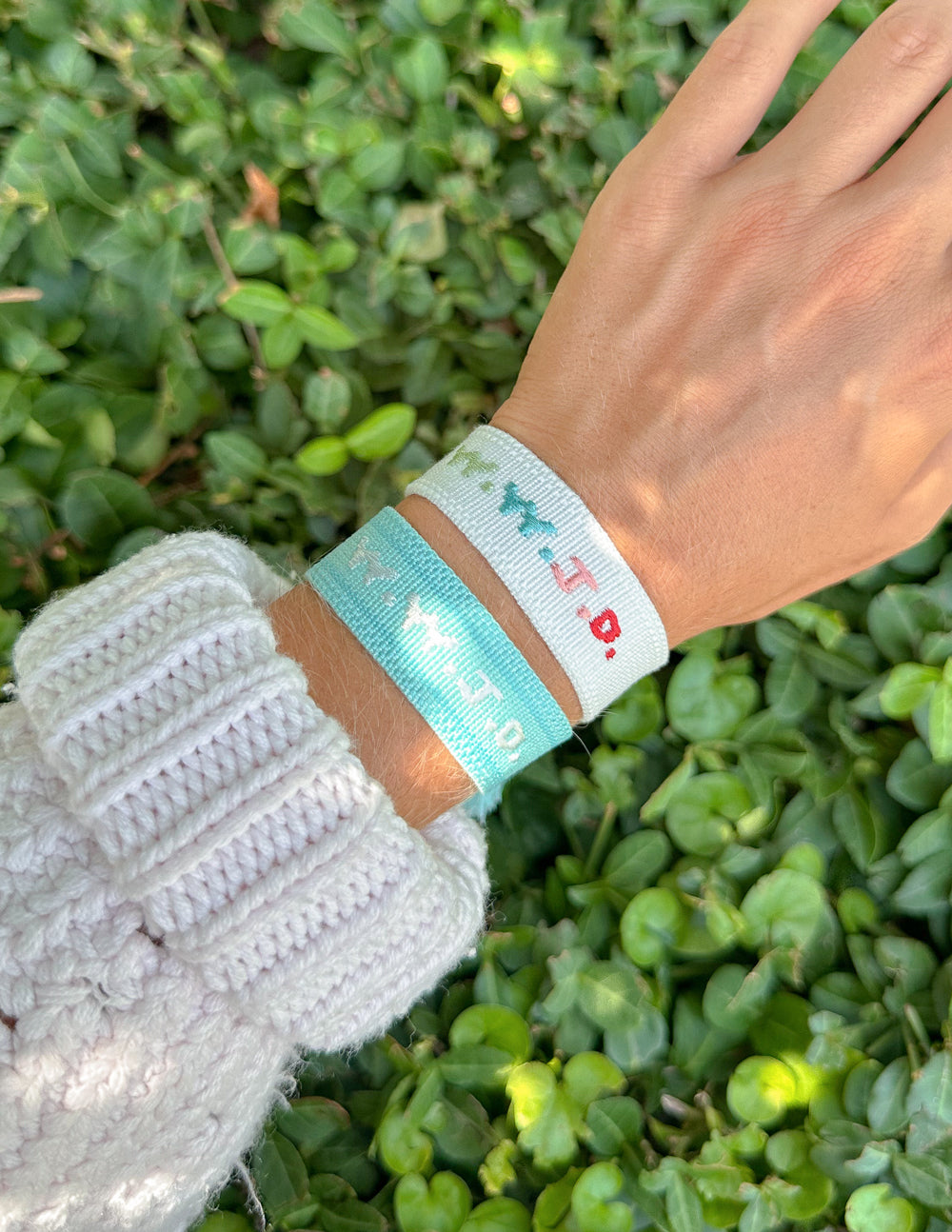 Bracelet brodé WWJD blanc