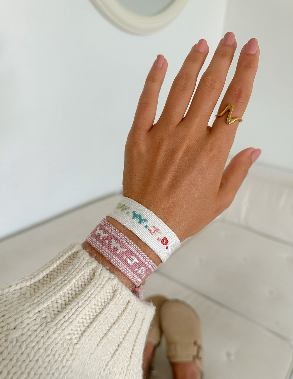 Bracelet brodé WWJD blanc