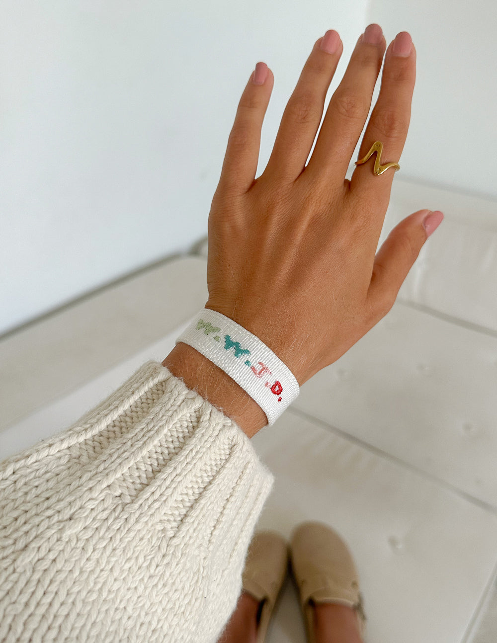 Bracelet brodé WWJD blanc