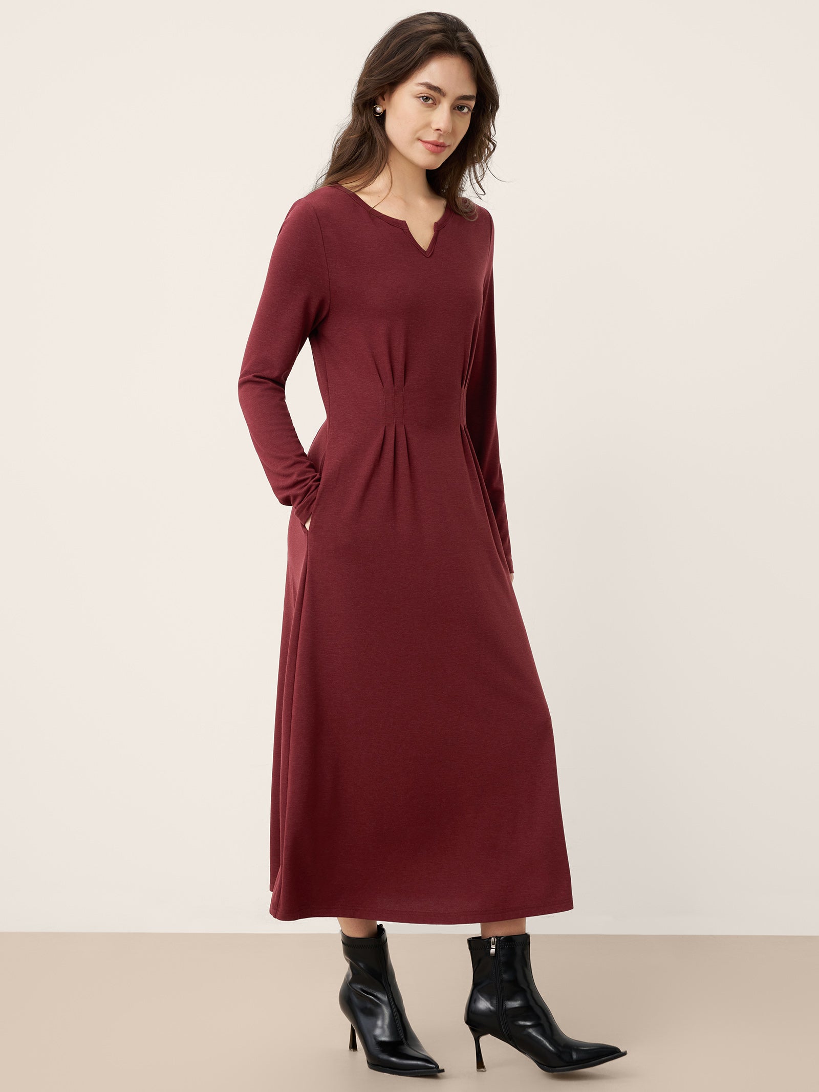 Robe midi Daria en laine et lyocell avec plis inversés sculpturaux